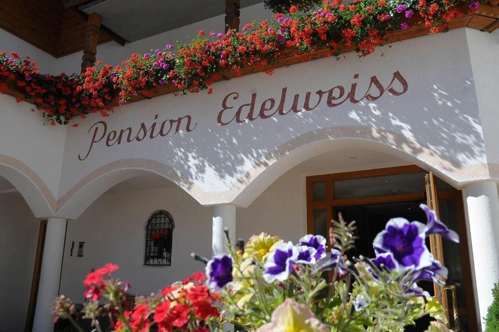 Pensione Edelweiss San Cassiano  Esterno foto