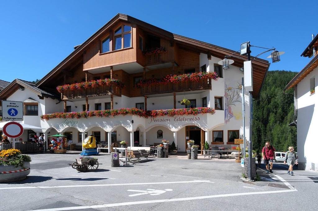Pensione Edelweiss San Cassiano  Esterno foto