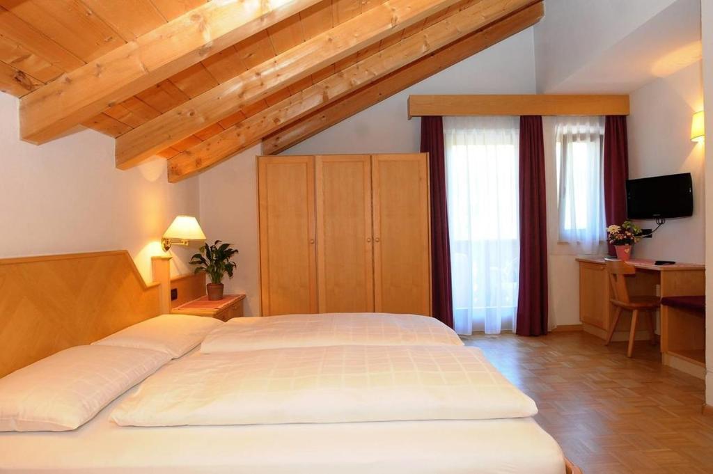 Pensione Edelweiss San Cassiano  Esterno foto