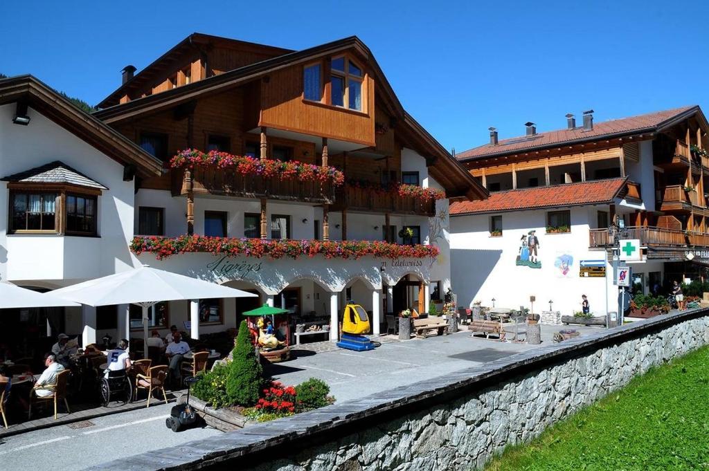 Pensione Edelweiss San Cassiano  Esterno foto